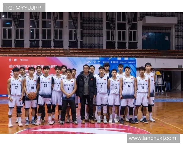 武汉篮球队在邀请赛中以90分稳居积分榜首位，展现强劲实力