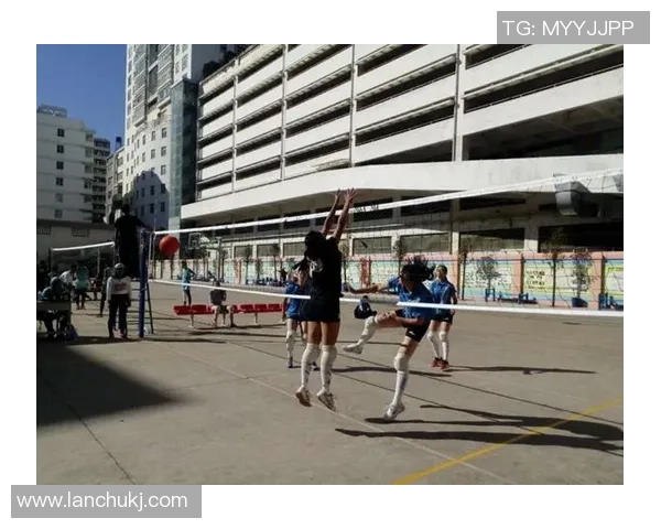 赛后分析：西安排球队与杭州排球队的表现与状态对比探讨